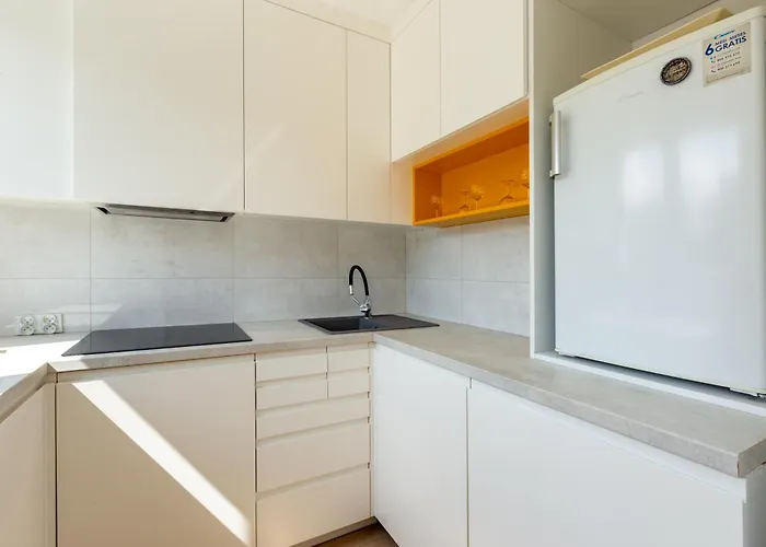 Lecha Comfort By Bookinghost *